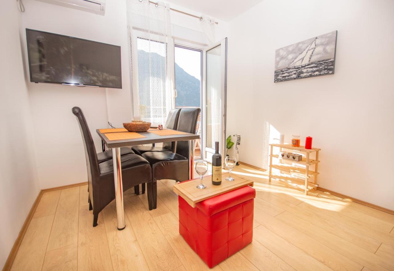 Apartmani Mrsic Рісан Екстер'єр фото