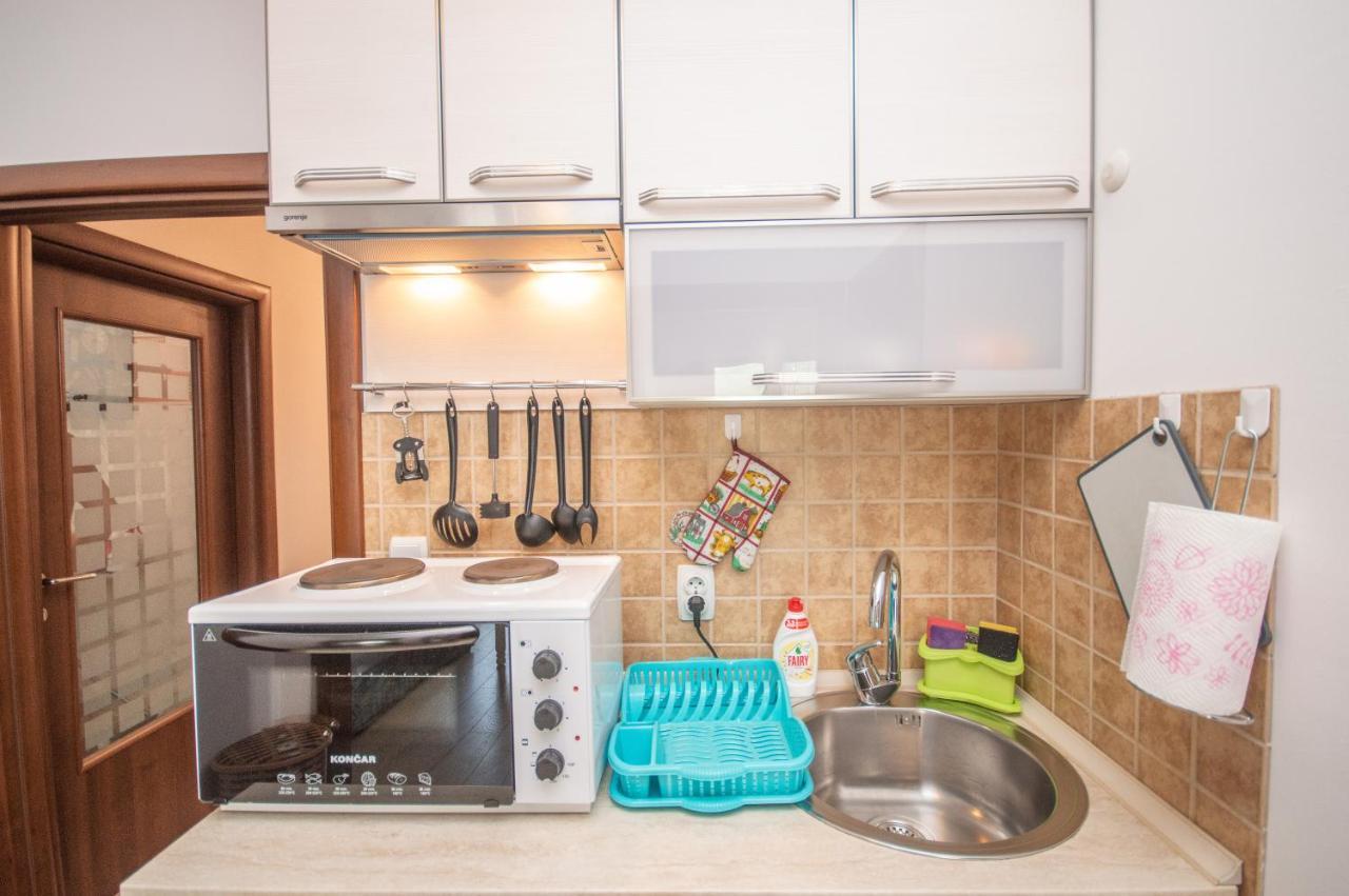 Apartmani Mrsic Рісан Екстер'єр фото